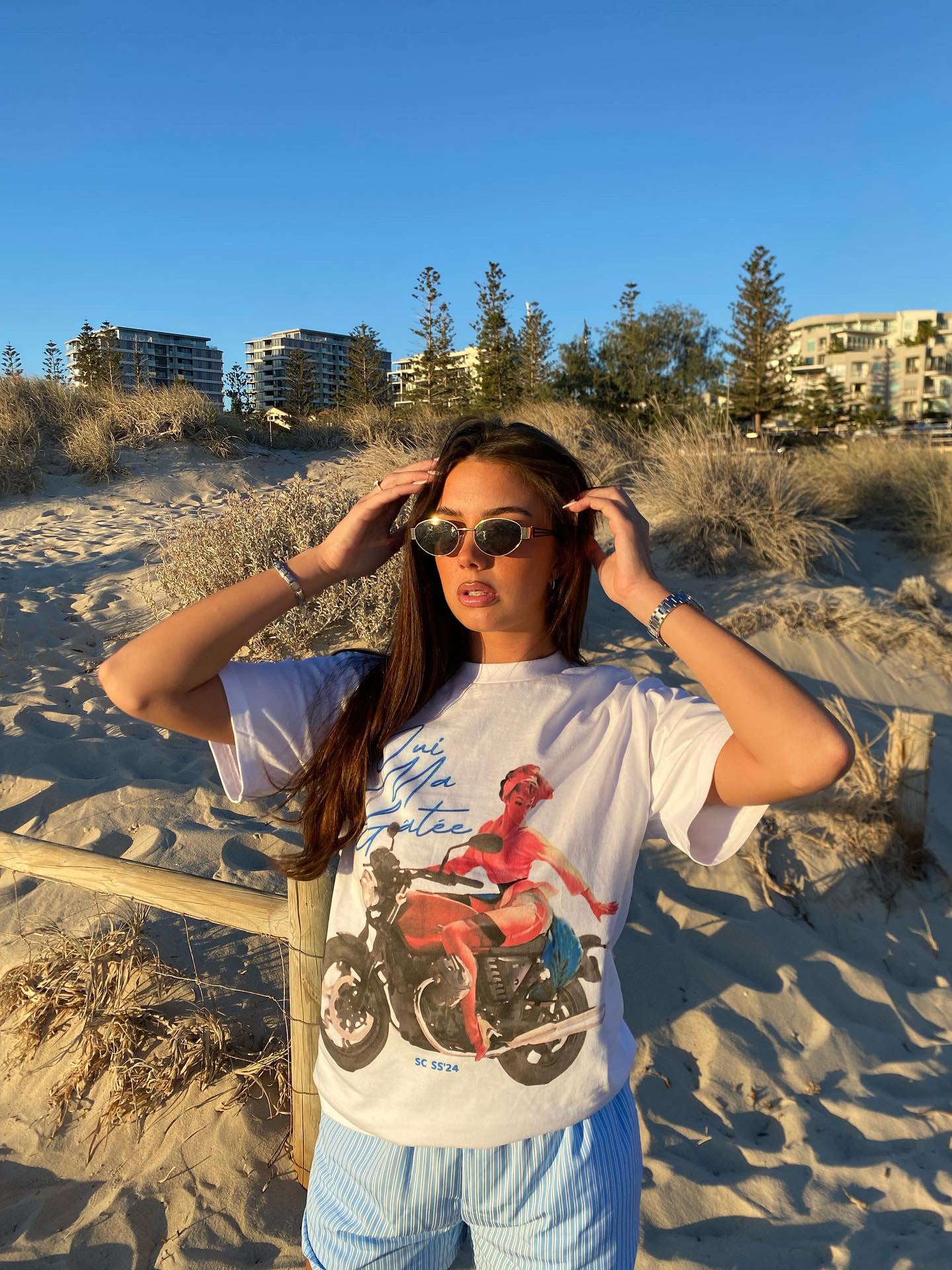 Oversized white T-shirt
