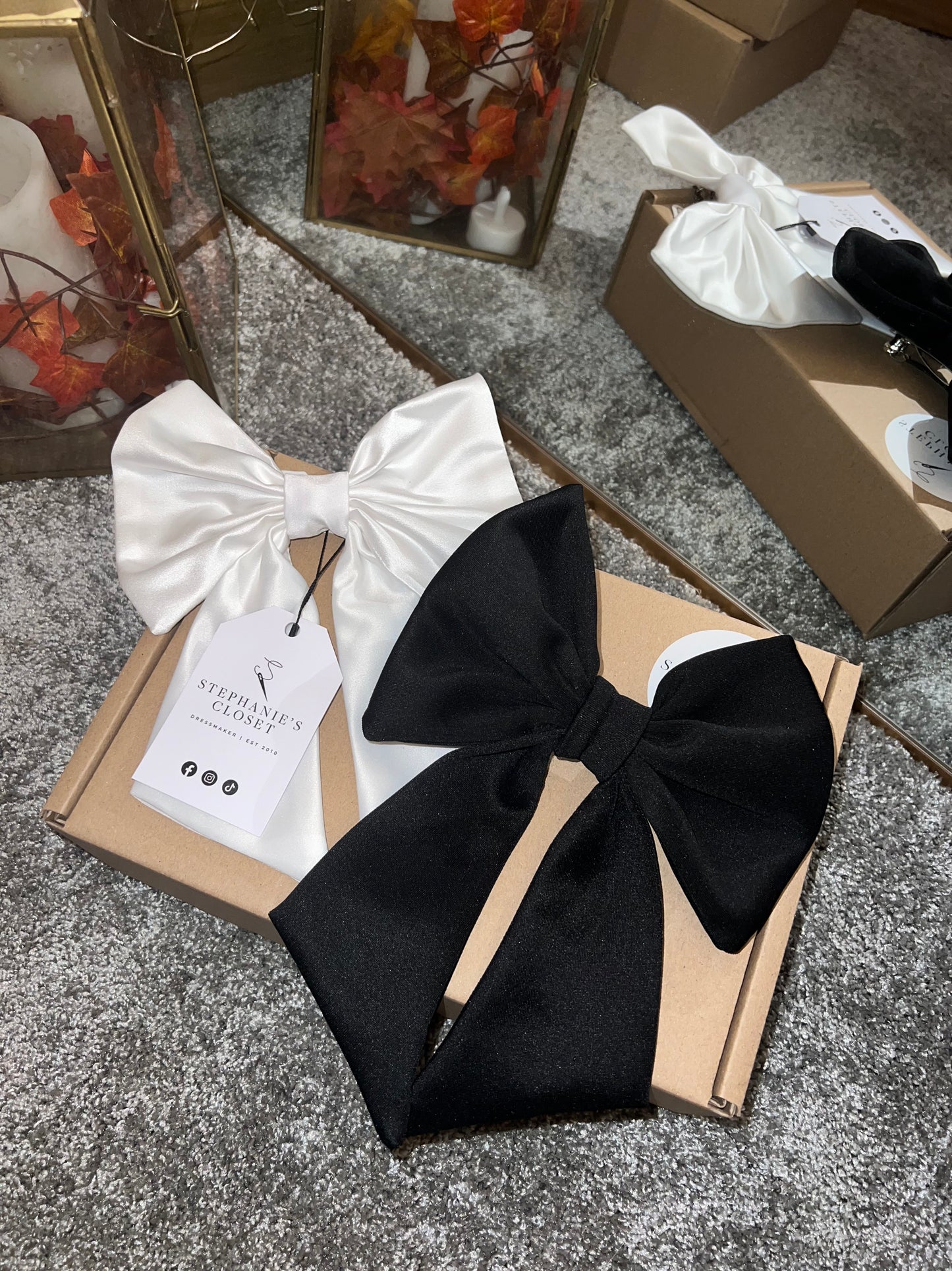 Black hair bow