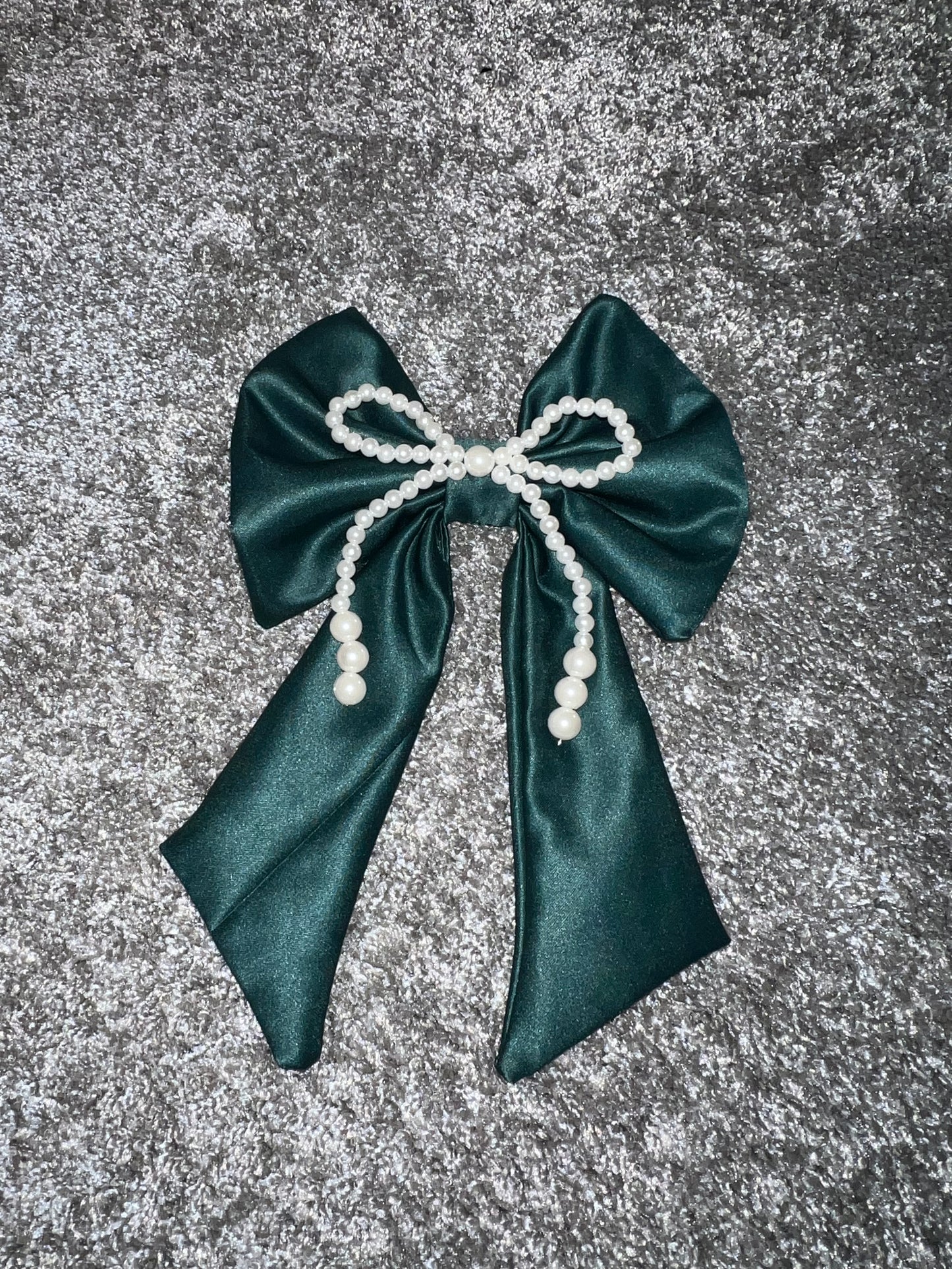 Green and pearl bow