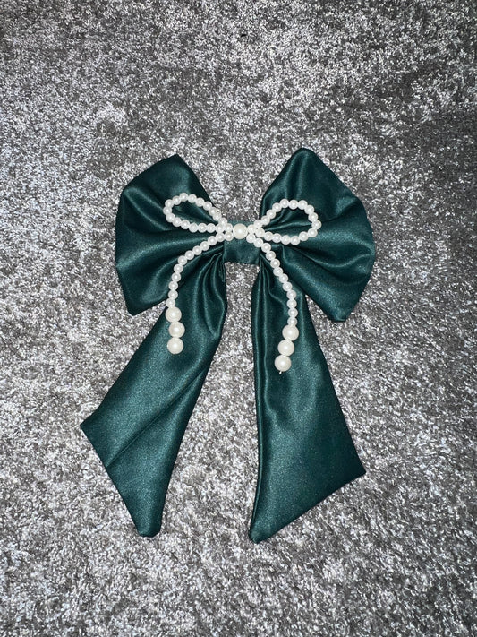 Green and pearl bow